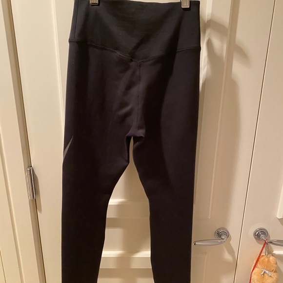 Grey Nike dri-fit leggings - Picture 2 of 4